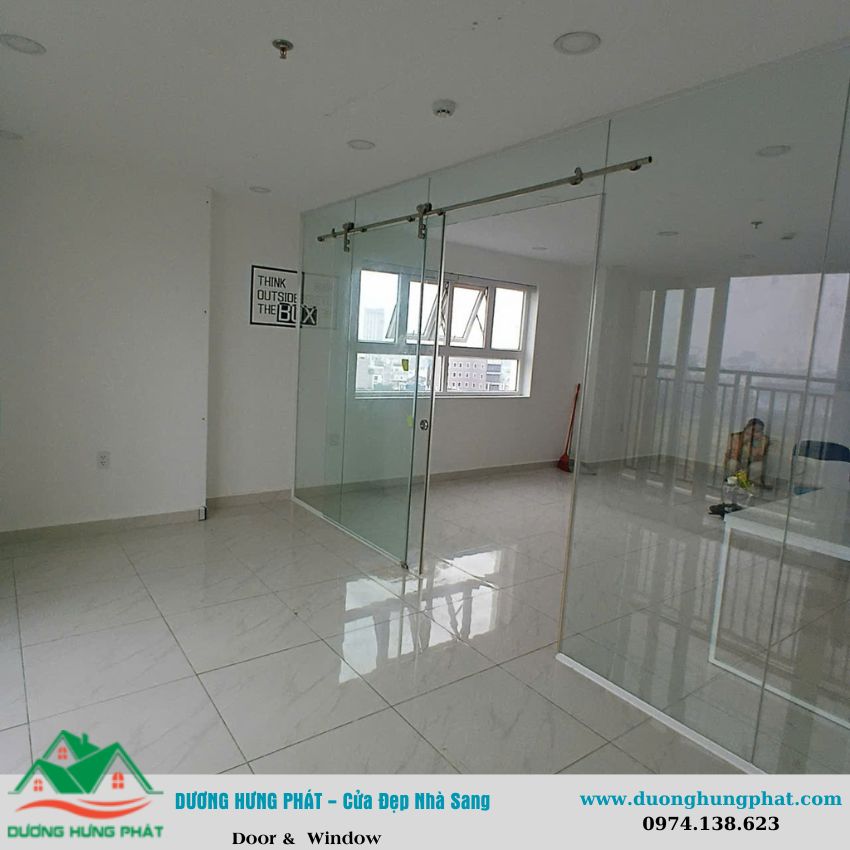 cửa kính lùa ray treo tại Phú Nhuận 
